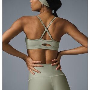 ALO Airlift Intrigue Bra - Limestone (NWOT)